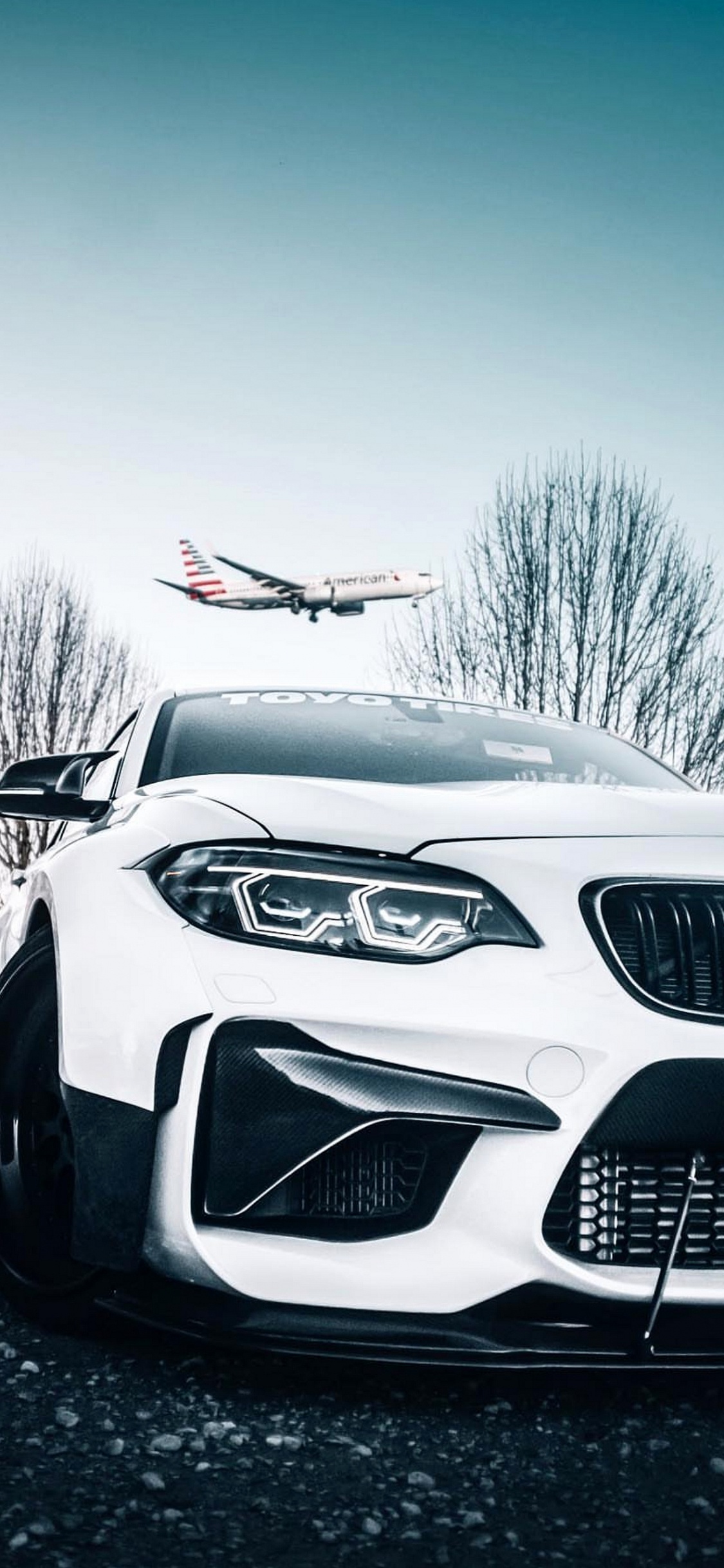 Обои легковые автомобили, спорткар, колесо, шина, решетка в разрешении 1125x2436