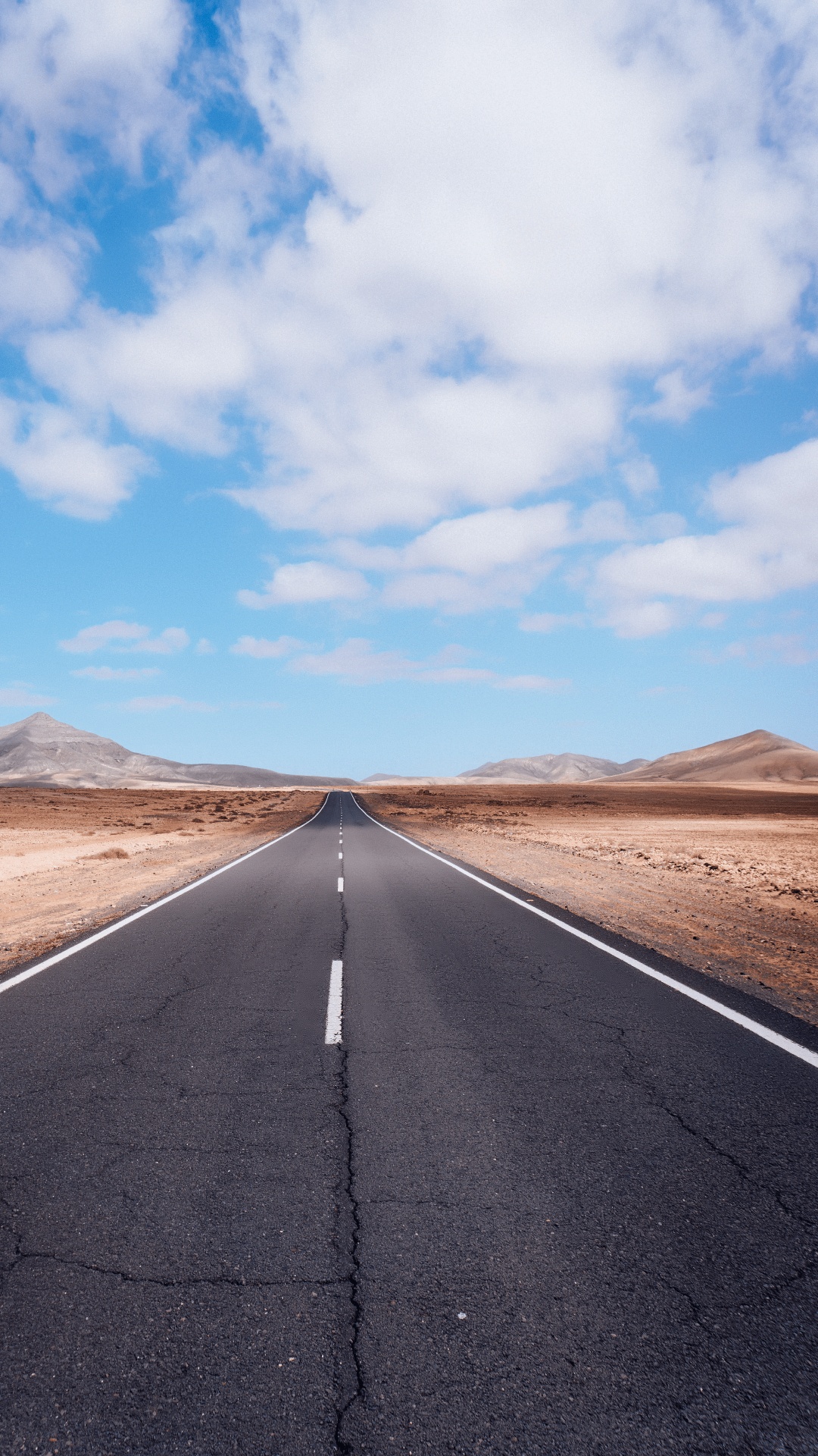 Обои дорога, облако, дорожное покрытие, асфальт, природный ландшафт в разрешении 1080x1920