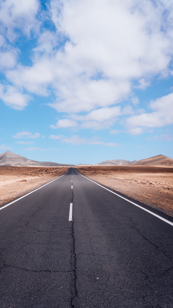 Обои дорога, облако, дорожное покрытие, асфальт, природный ландшафт в разрешении 720x1280