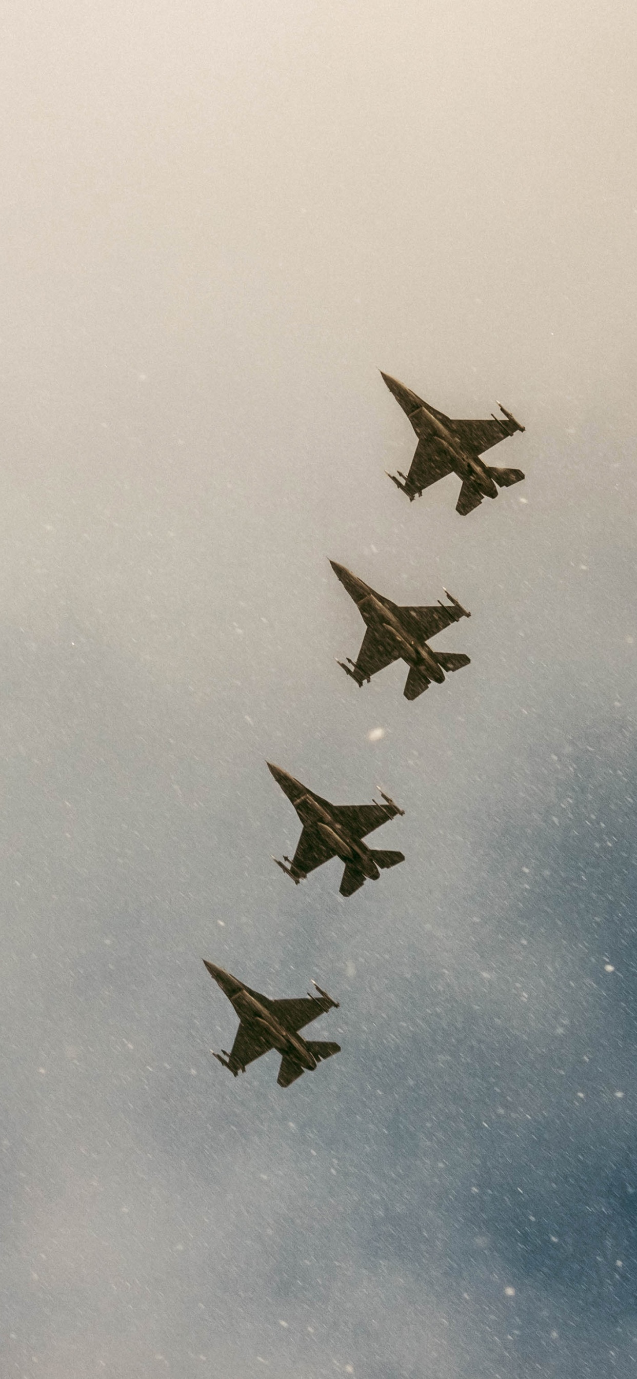 Обои самолет, атмосфера, воздушные силы, облако, Воздушный Фестиваль Борнмут в разрешении 1242x2688