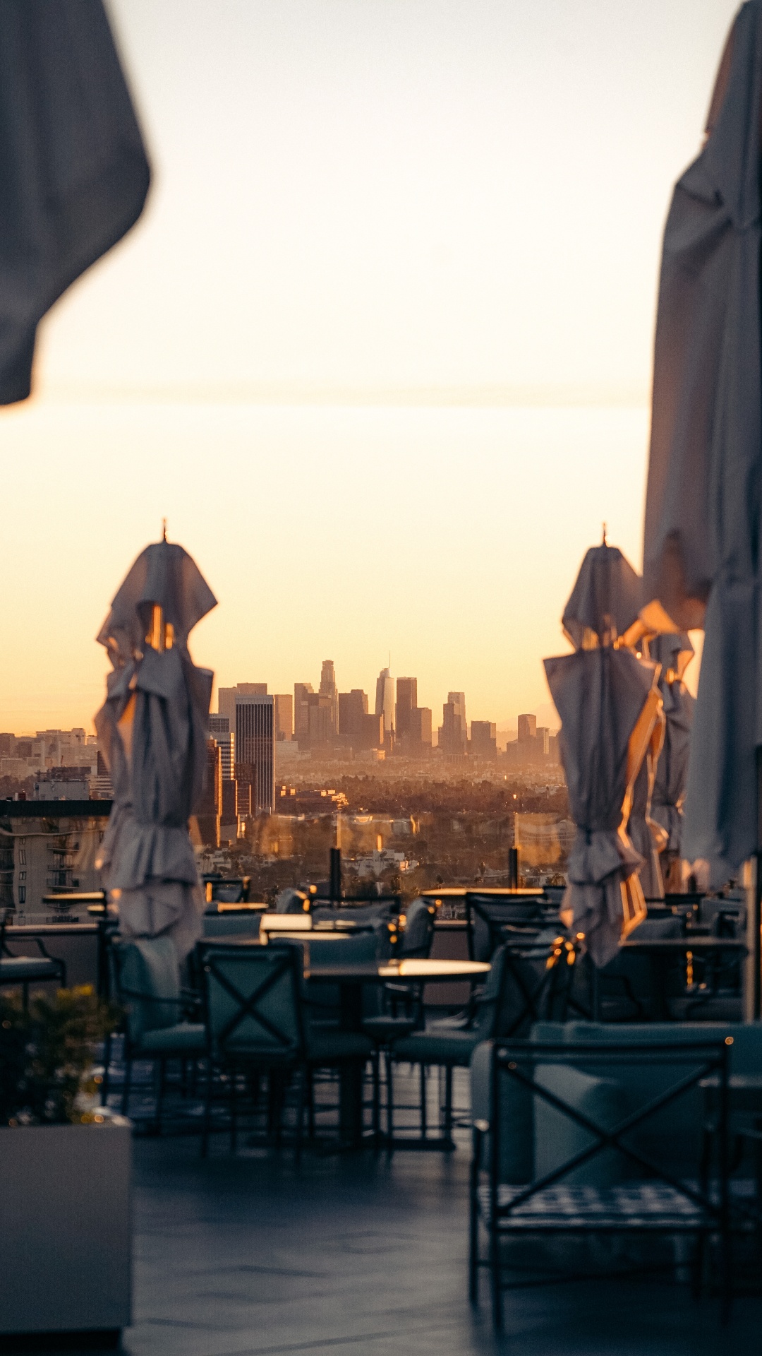 Обои город, городской район, городок, утро, вечер в разрешении 1080x1920