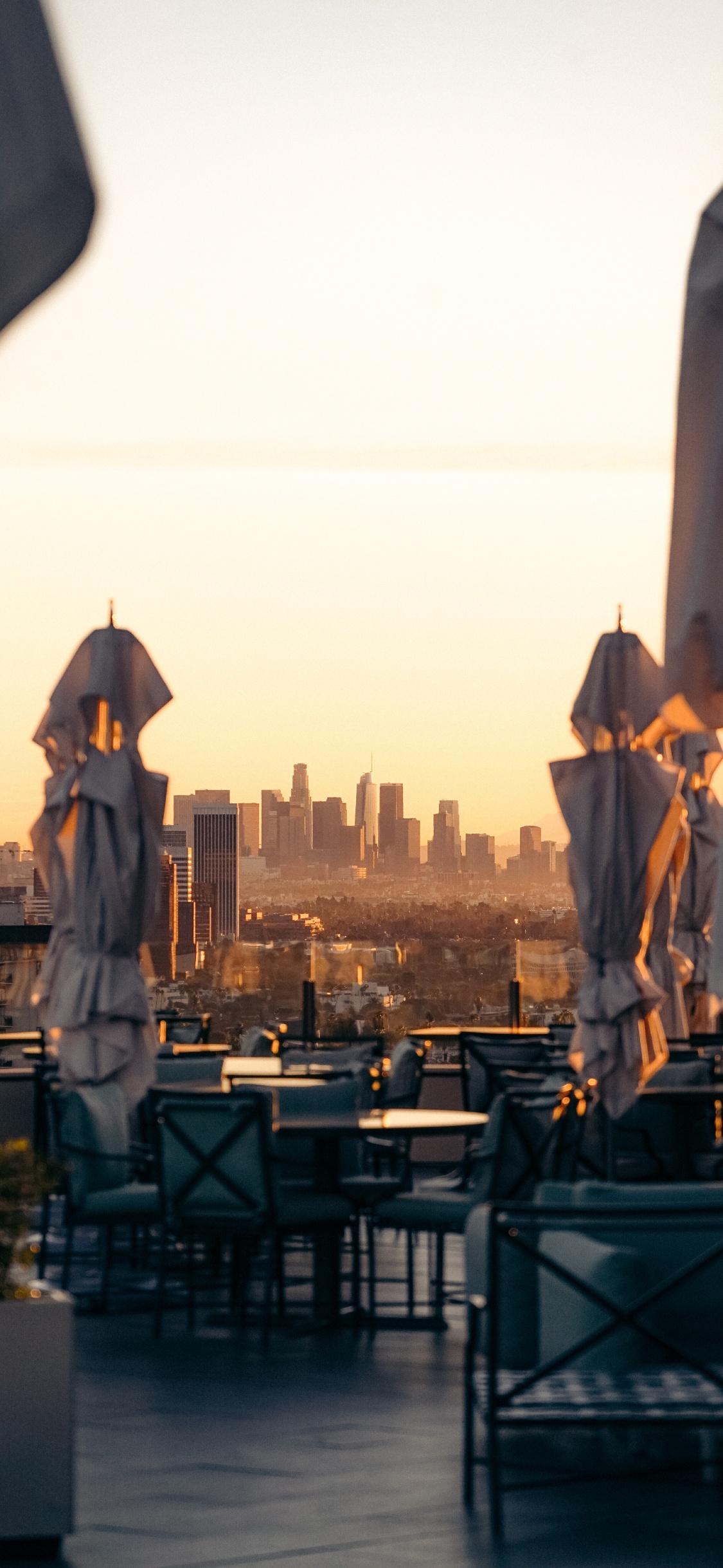 Обои город, городской район, городок, утро, вечер в разрешении 1125x2436