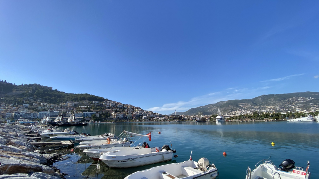 Обои вода, лодка, гидроресурсы, дневное время, судно в разрешении 1280x720