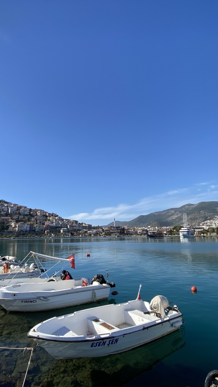 Обои вода, лодка, гидроресурсы, дневное время, судно в разрешении 720x1280