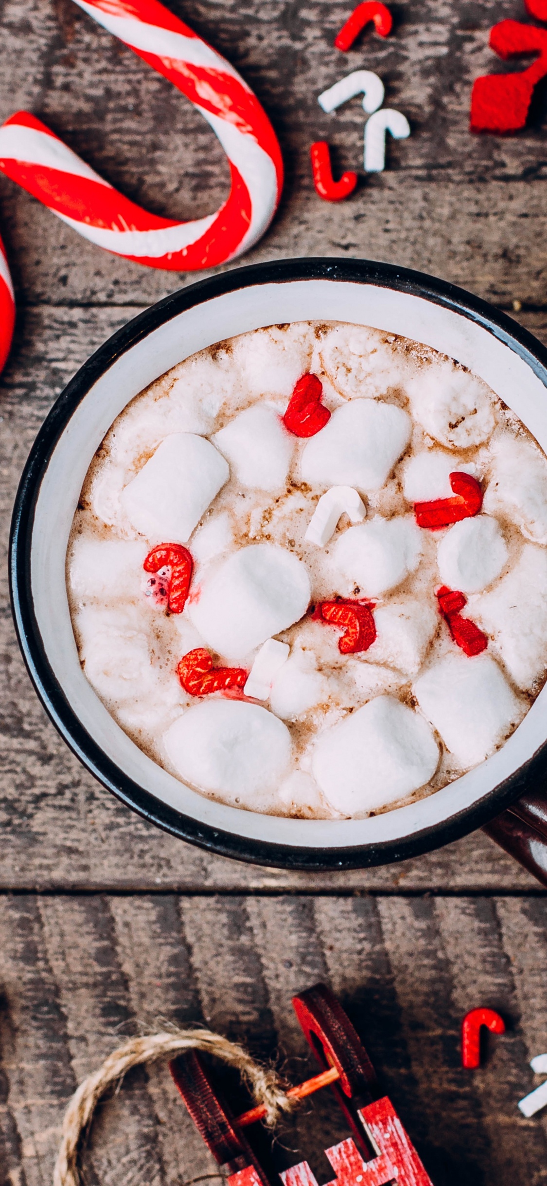 Обои рождественская шоколадная чашка, горячий шоколад, кофе, завтрак, сливочный горячий шоколад в разрешении 1125x2436