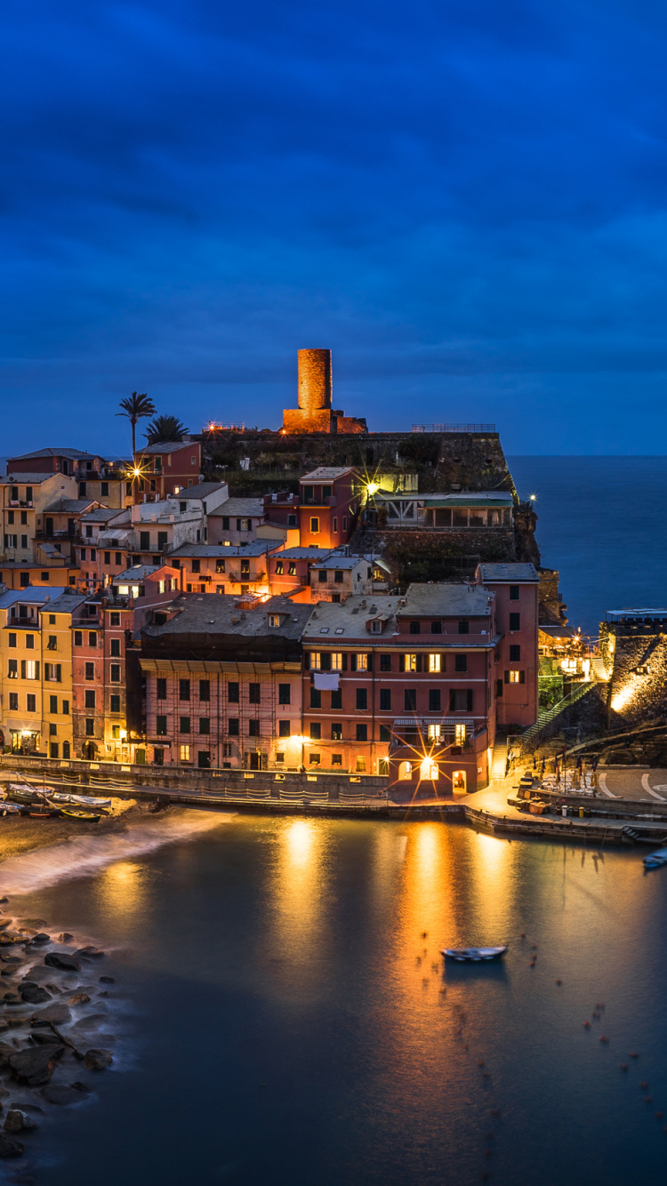 Обои Вернацца, объектив камеры, ночь, синий, ориентир в разрешении 750x1334