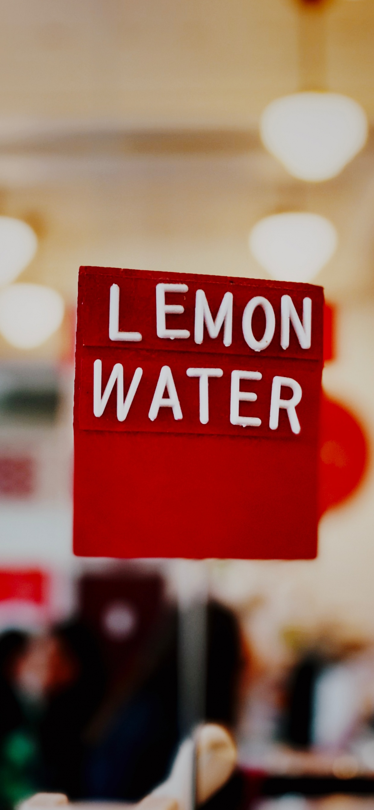 Обои толпа, марка, вывеска, текстовые сообщения, красный цвет в разрешении 1242x2688