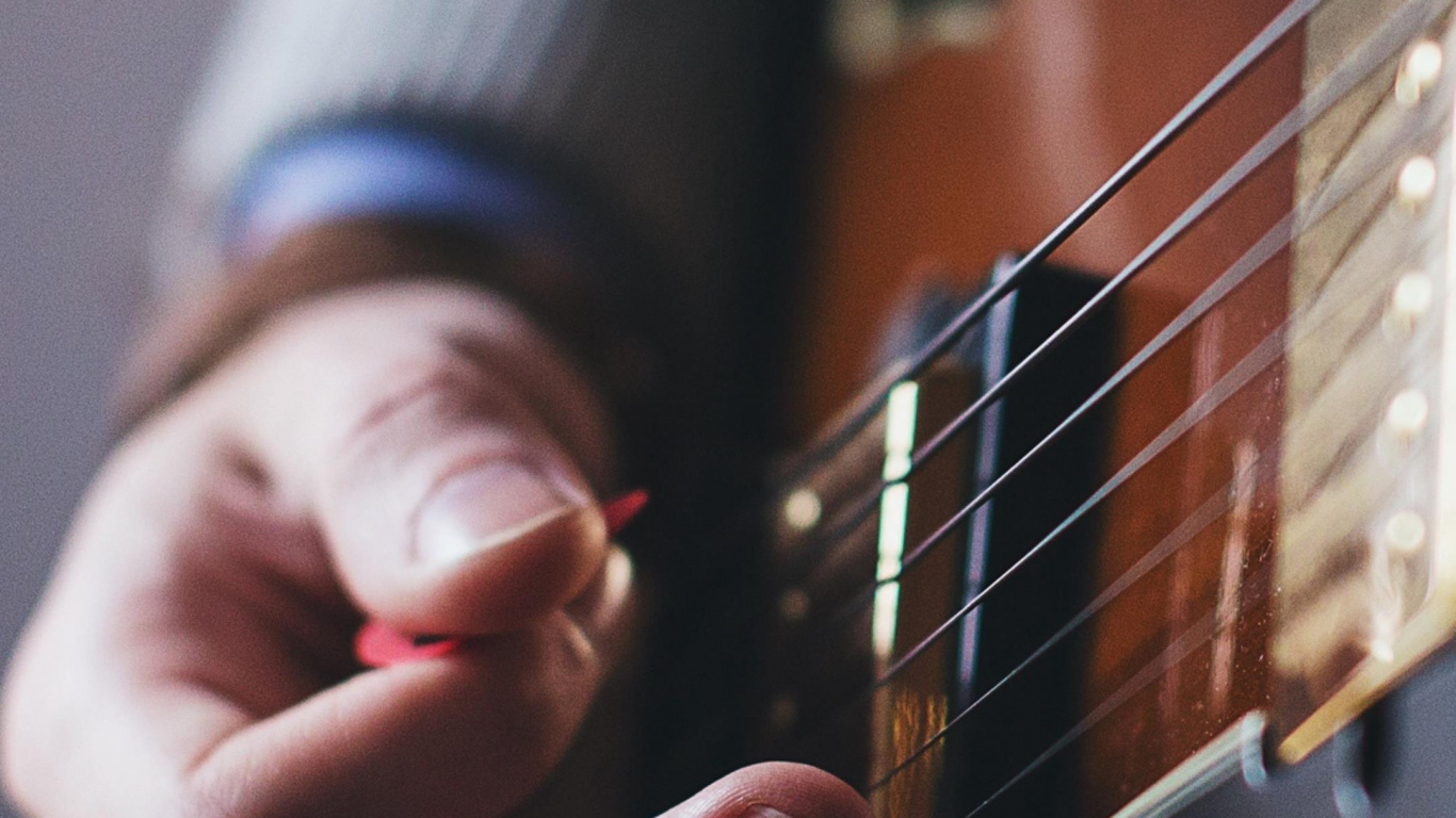 Обои гитара, акустическая гитара, электрогитара, басгитара, гитарист в разрешении 1366x768