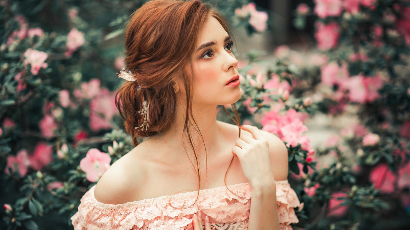 Обои волосы, розовый, плечо, красота, кожа в разрешении 1366x768