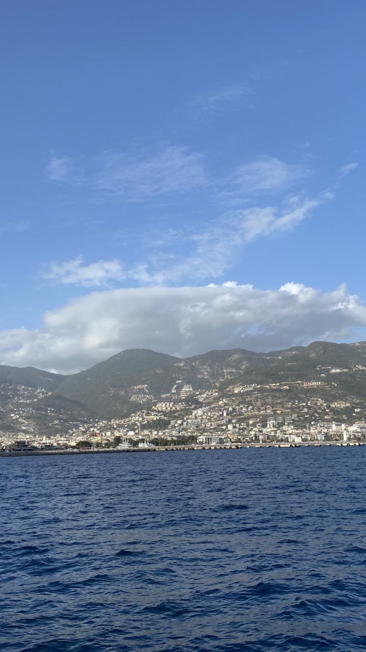 Обои кизилкуле, облако, вода, гидроресурсы, гора в разрешении 720x1280