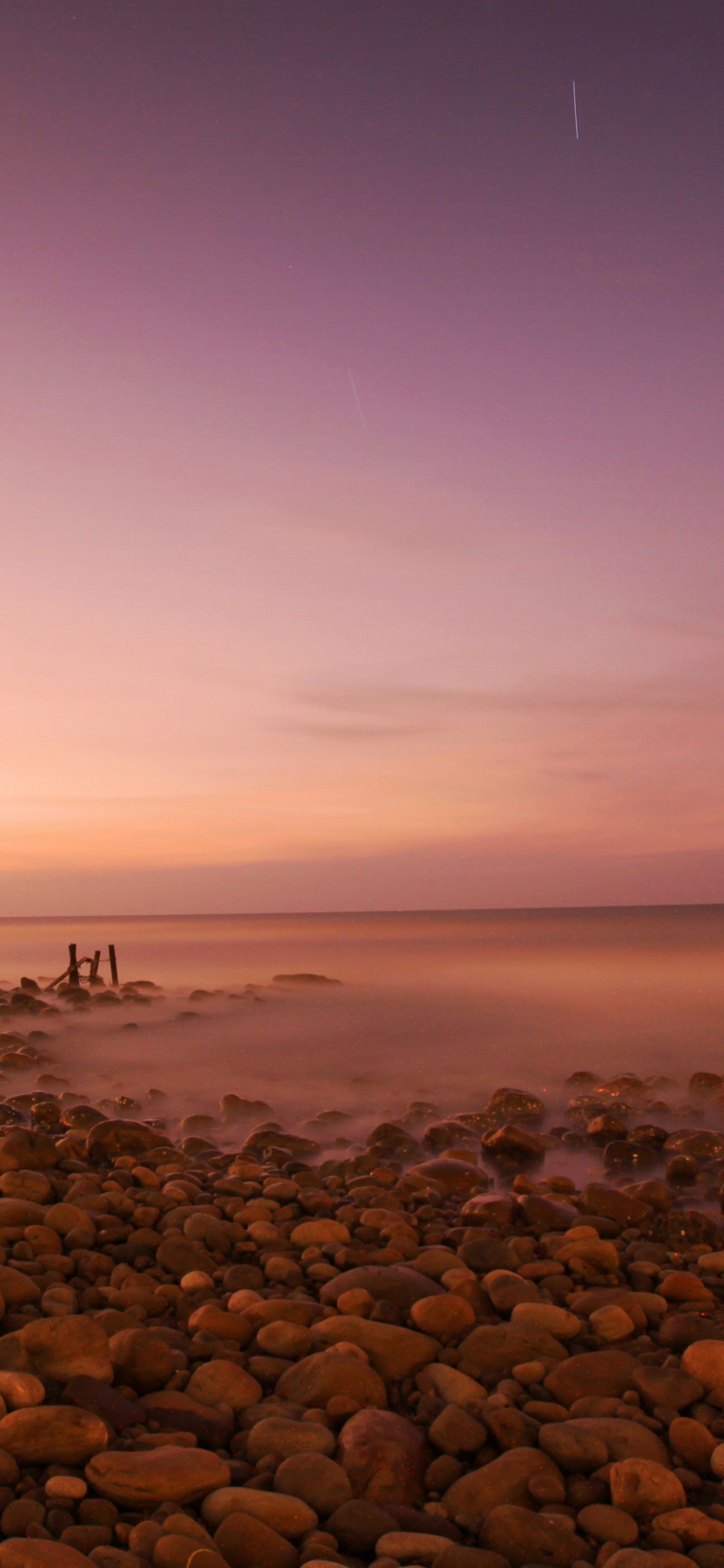 Обои вода, водоем, ночь, природа, побережье в разрешении 1125x2436