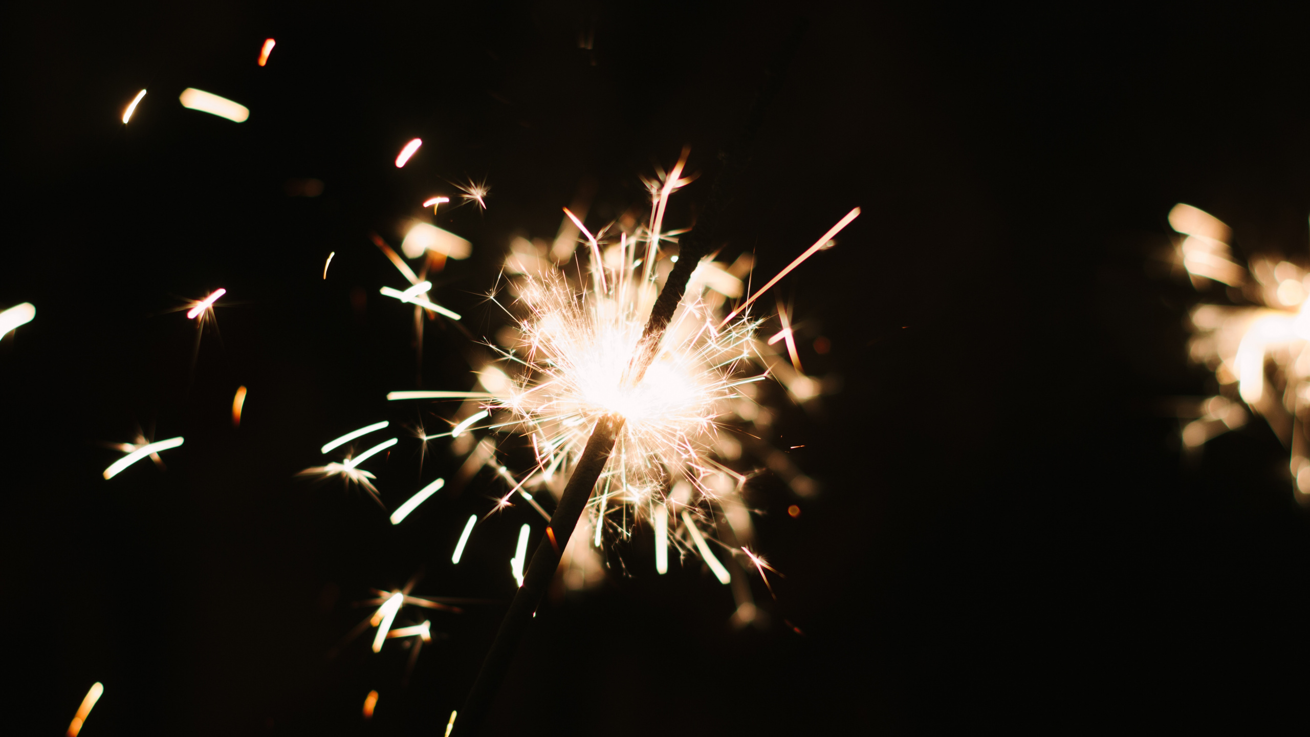 Обои праздник, салют, бенгальский огонь, день нового года, дивали в разрешении 2560x1440
