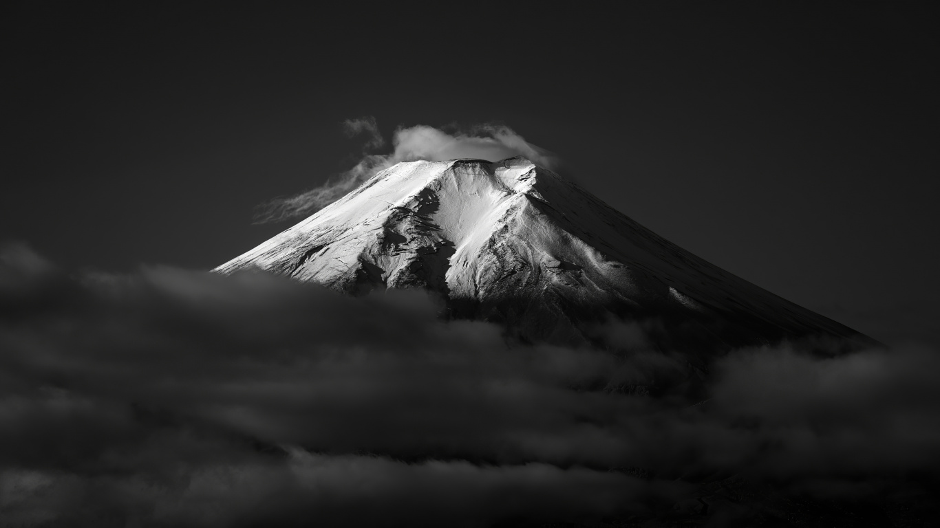 Обои гора фудзи черный или белый, гора Фудзи, Оиси, Пяти Озер Фудзи, вулкан в разрешении 1366x768