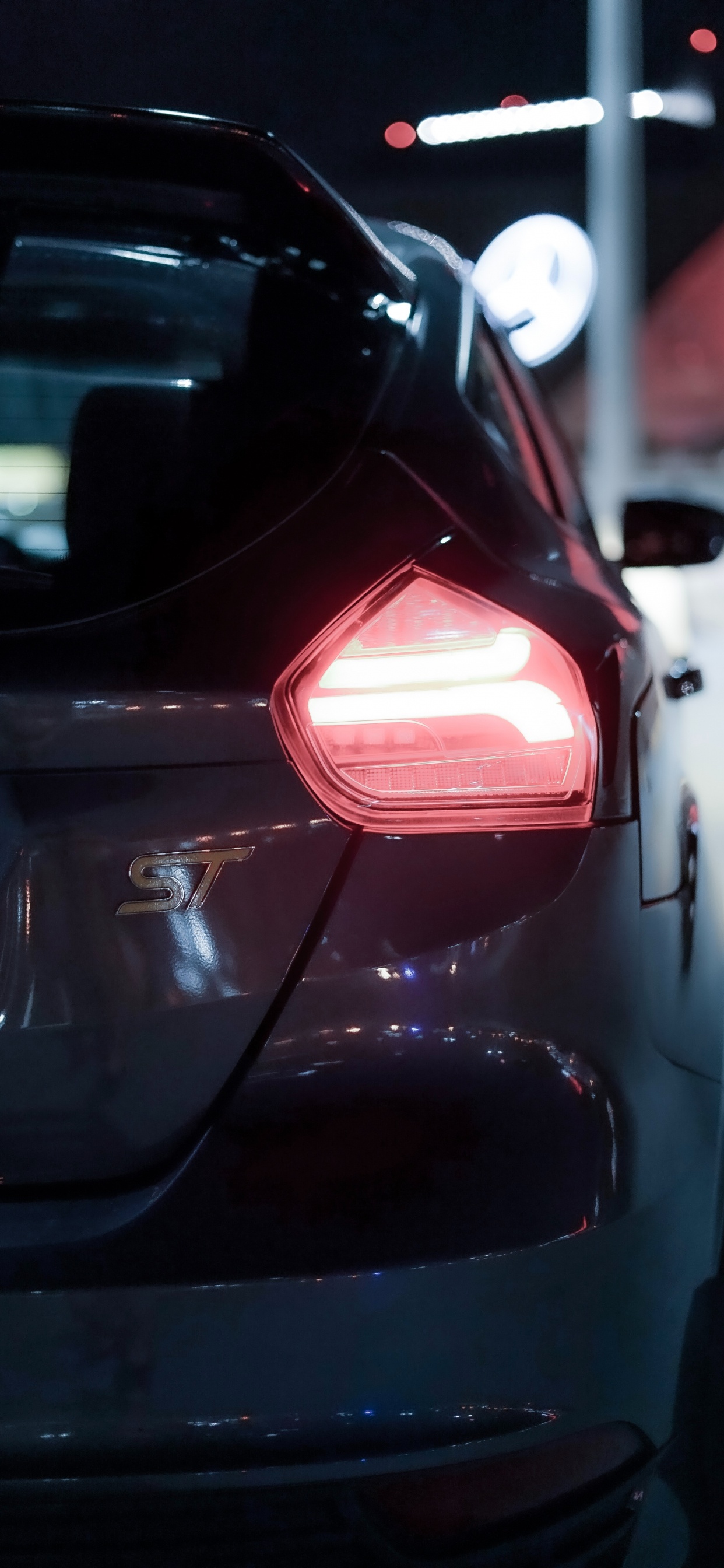 Обои фара, компактный автомобиль, спорткар, семейный автомобиль, автомобильное освещение в разрешении 1242x2688