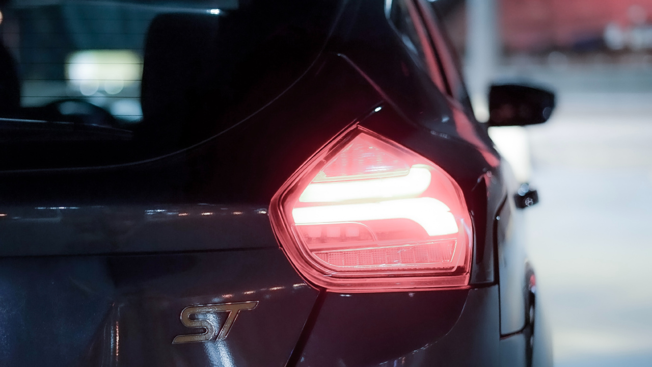 Обои фара, компактный автомобиль, спорткар, семейный автомобиль, автомобильное освещение в разрешении 1280x720