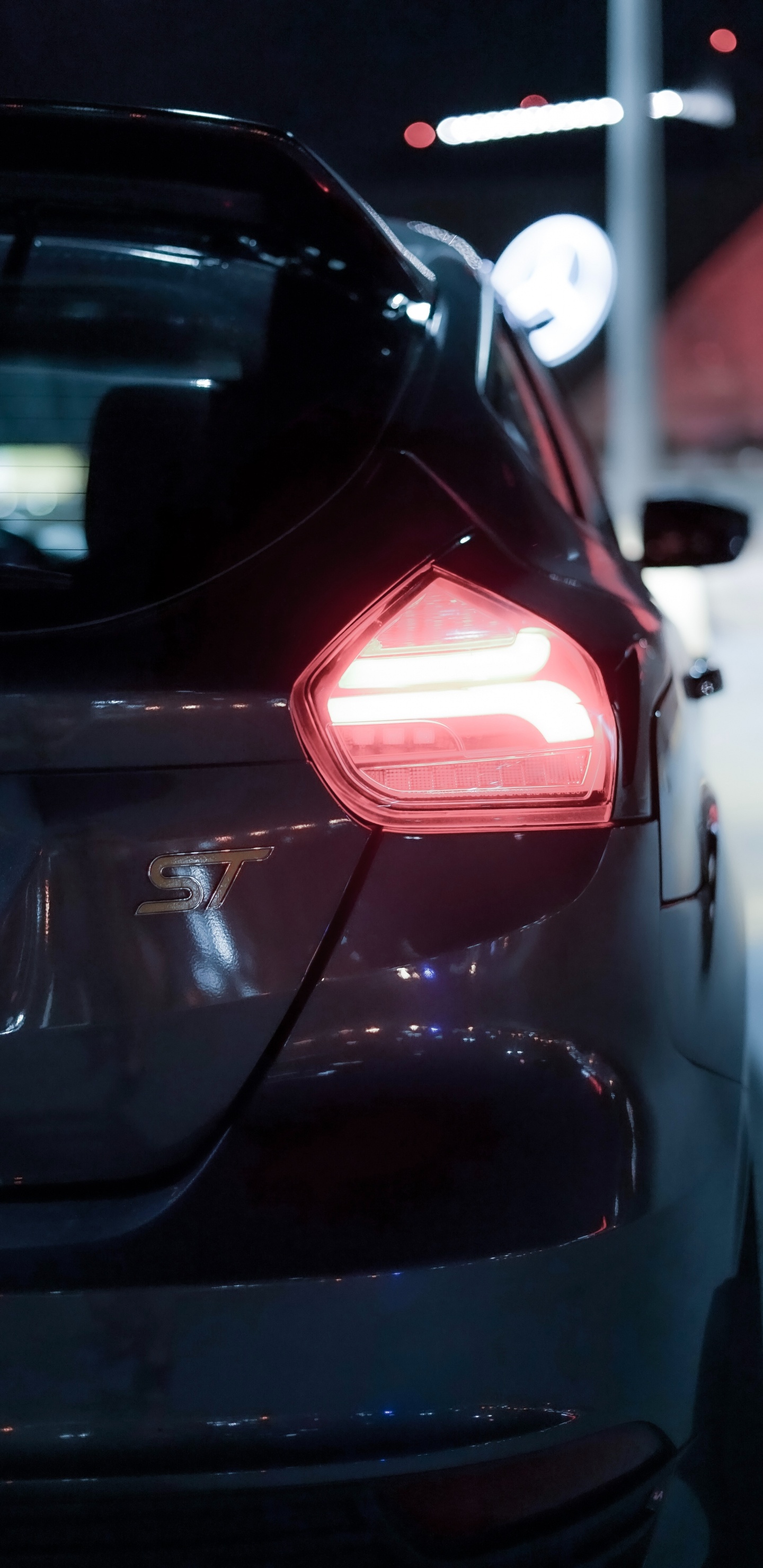 Обои фара, компактный автомобиль, спорткар, семейный автомобиль, автомобильное освещение в разрешении 1440x2960