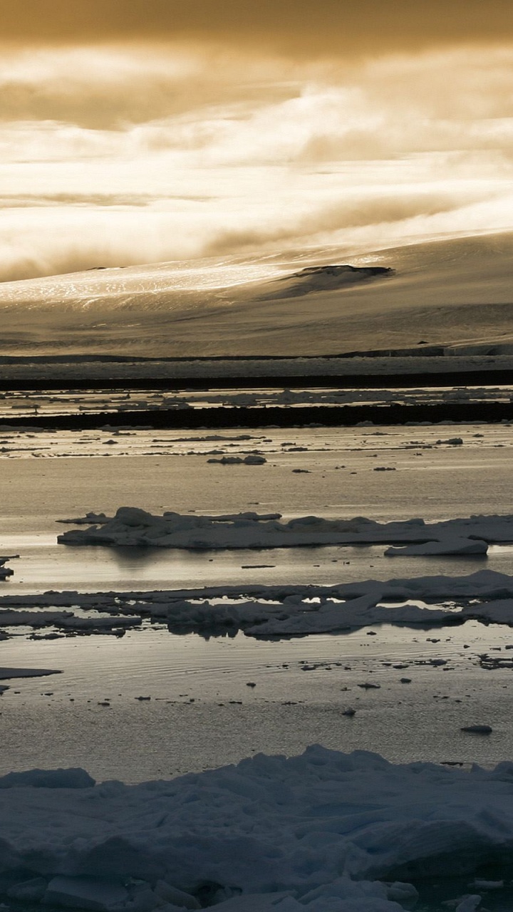 Обои отражение, вода, облако, горизонт, море в разрешении 720x1280