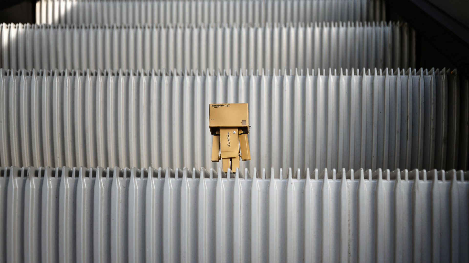 Обои danbo, металл, сталь, робот, amazoncom в разрешении 1920x1080