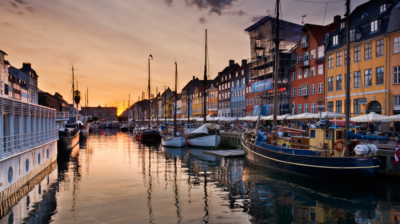 Обои водный путь, отражение, гавань, городок, вечер в разрешении 1366x768