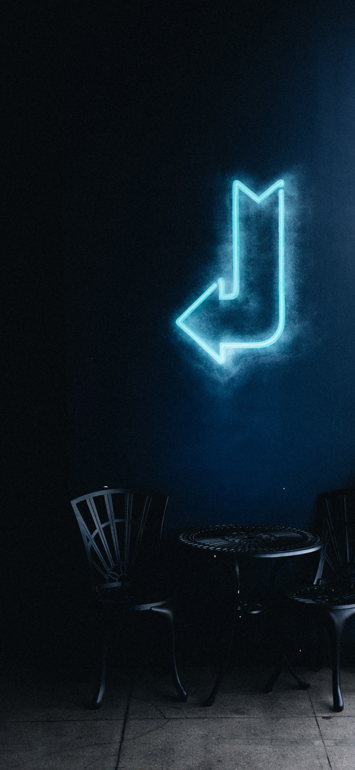 Обои неоновая стрелка, неоновая вывеска, неон, неоновое освещение, вечеринка неоновая вывеска в разрешении 1242x2688