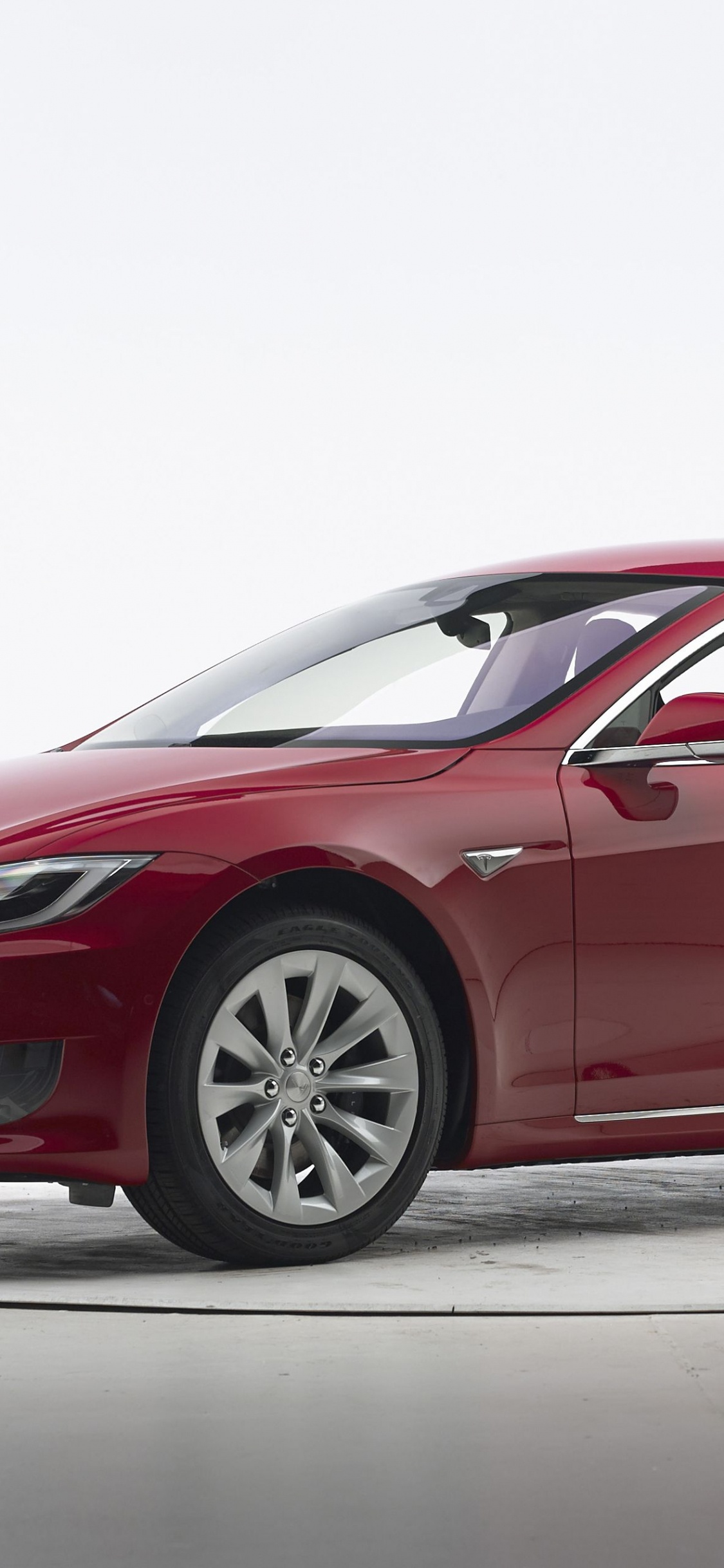 Обои Tesla Model S, авто, Краш-тест, 2016 Тесла Модель S, автомобиль в разрешении 1125x2436