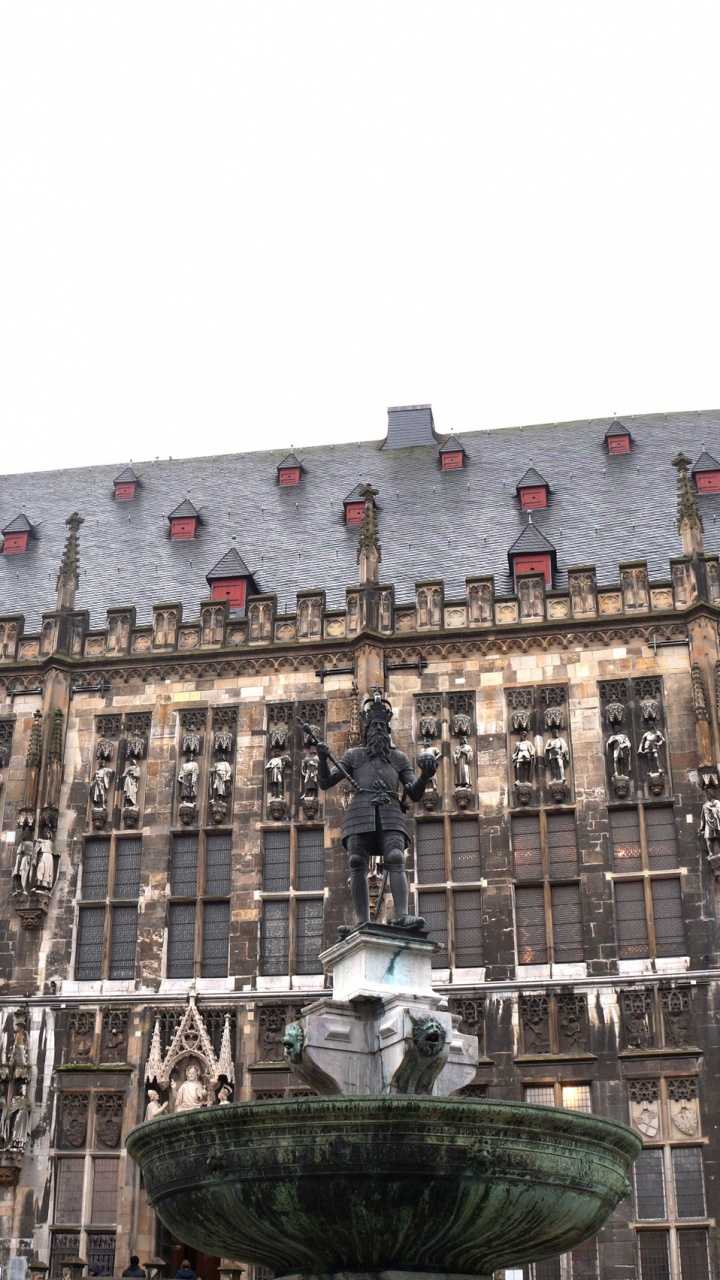 Обои мэрия, Ахенская Ратуша, Статуя Карла Великого, ориентир, здание в разрешении 720x1280