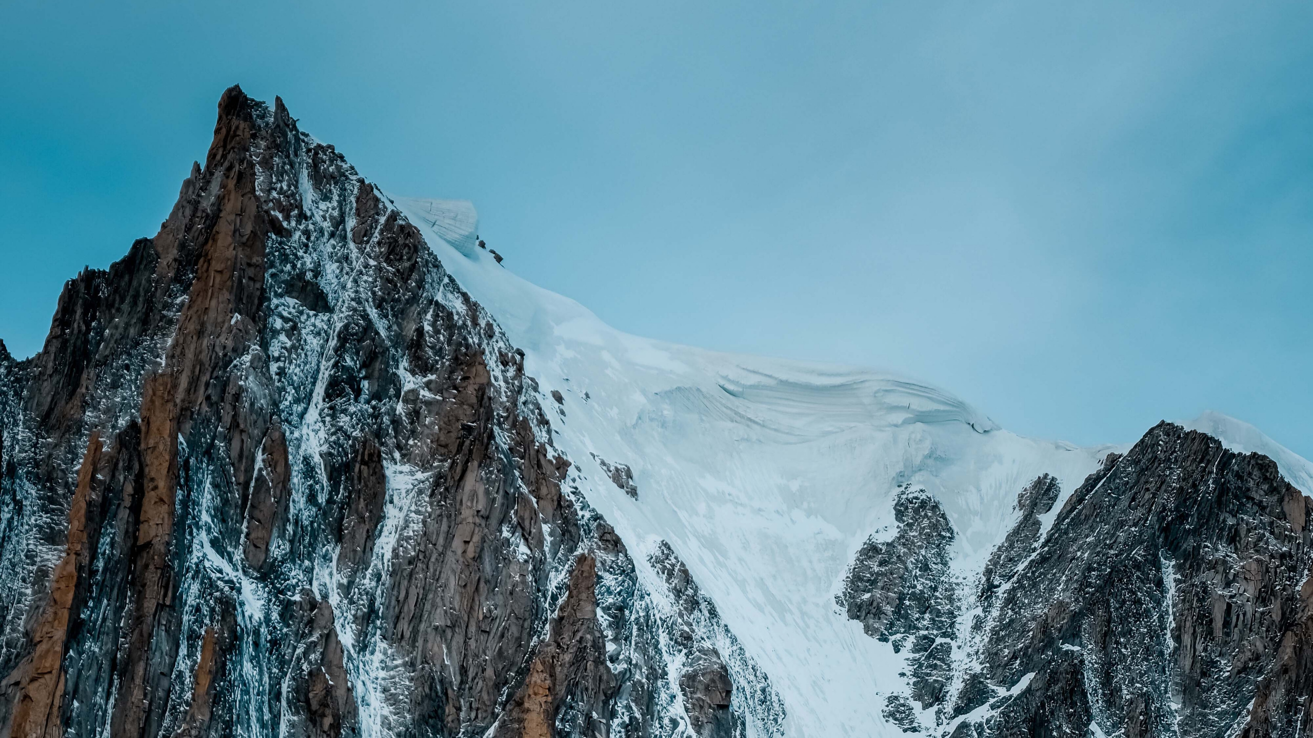 Обои горный хребет, Альпы, гора, горный рельеф, хребет в разрешении 2560x1440