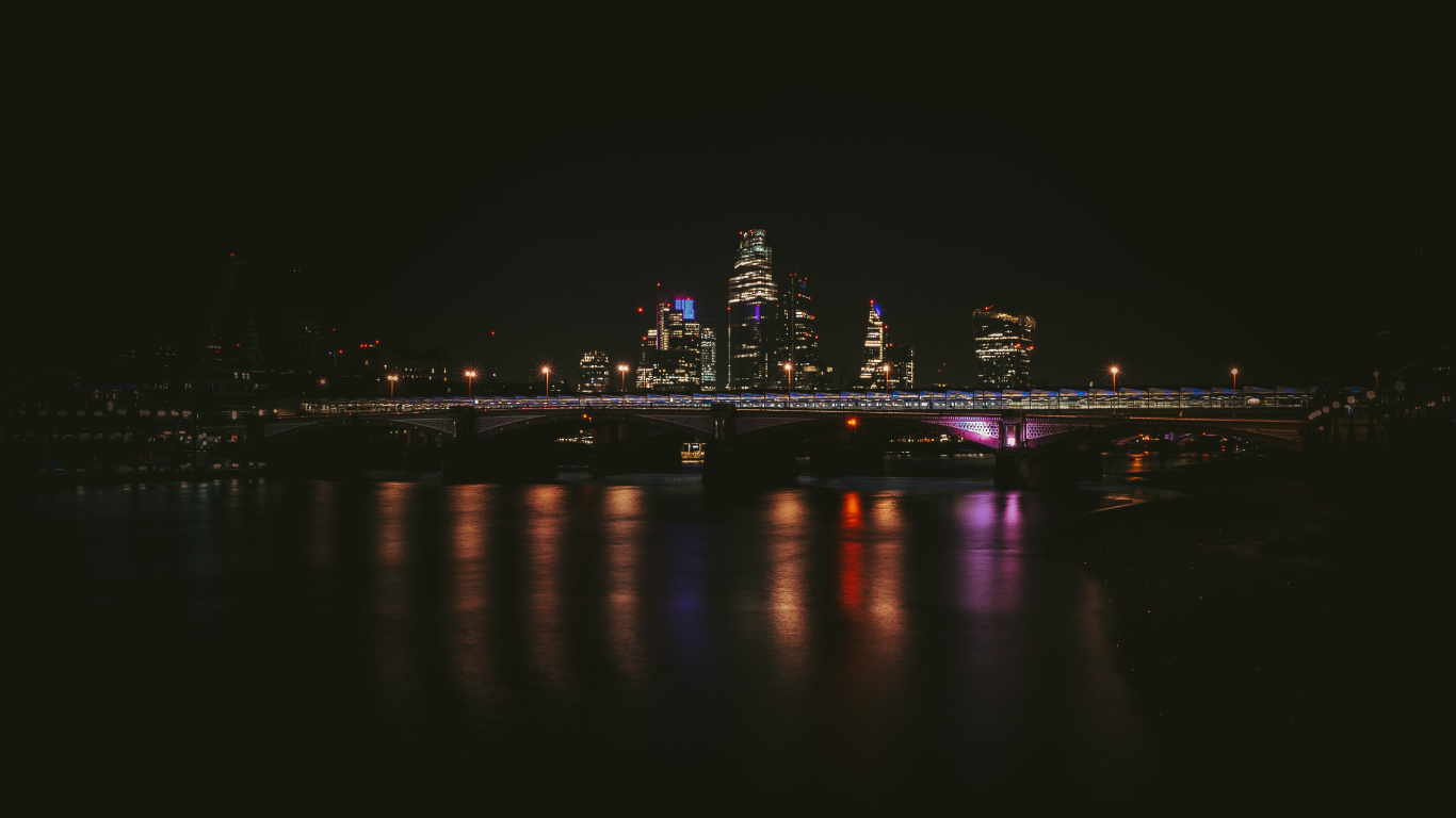 Обои отражение, гидроресурсы, небо, городской пейзаж, свет в разрешении 1366x768