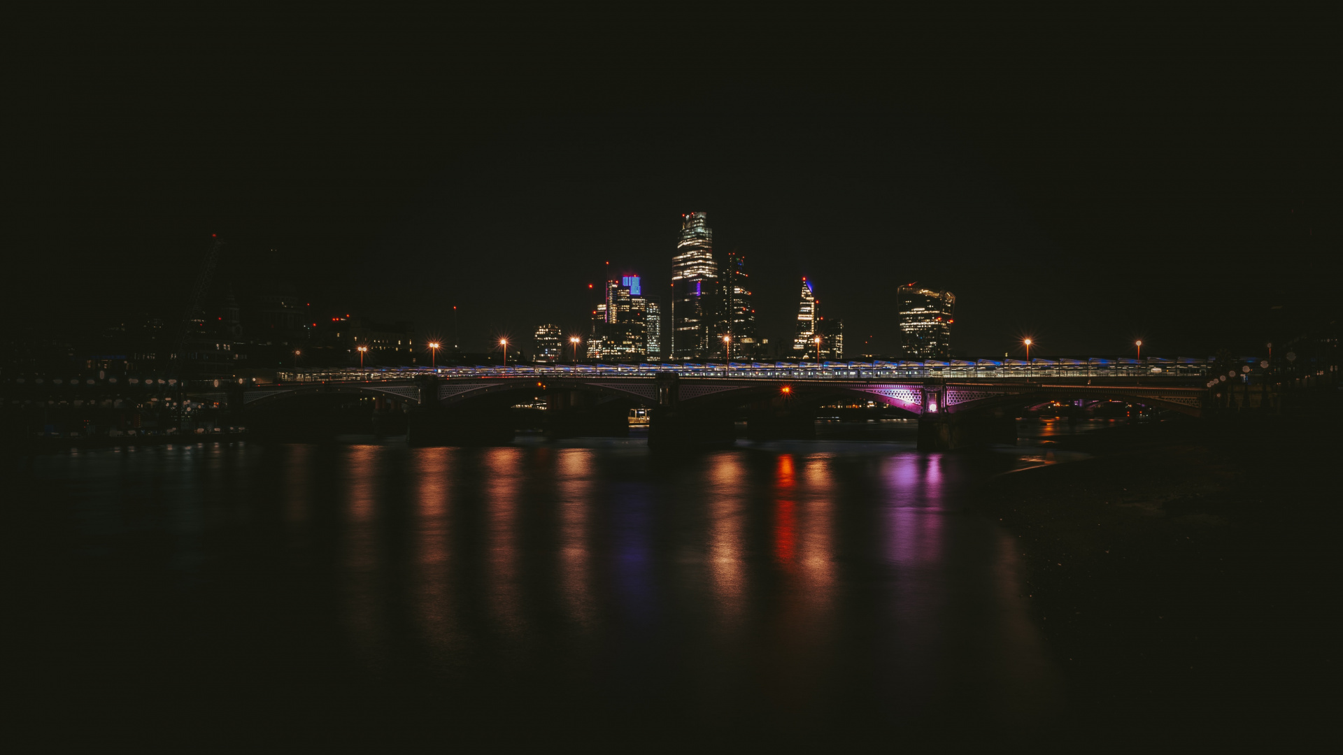 Обои отражение, гидроресурсы, небо, городской пейзаж, свет в разрешении 1920x1080