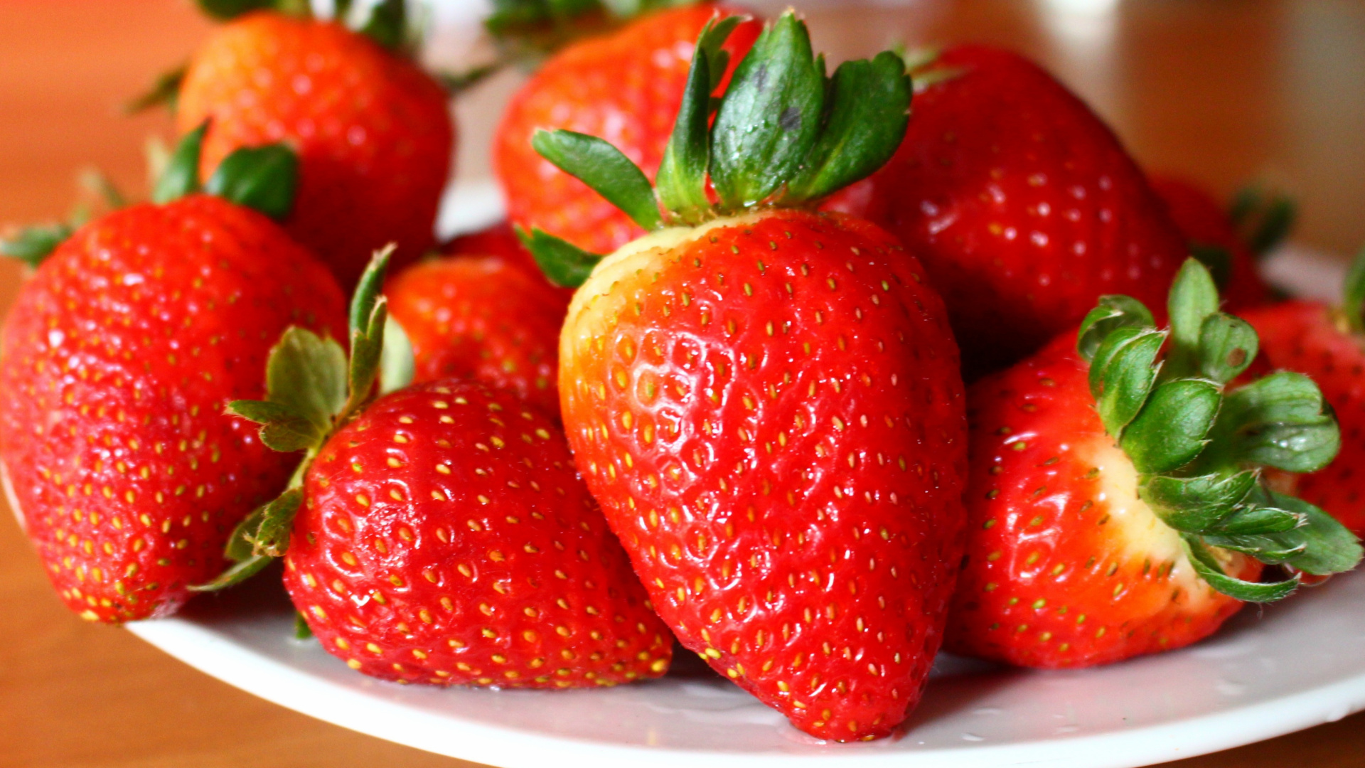 Обои клубника, фрукты, природные продукты, пища, сладость в разрешении 1920x1080