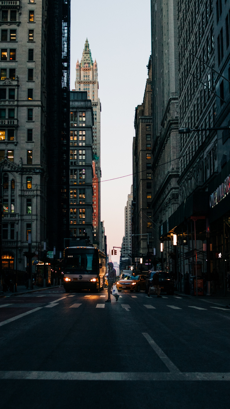 Обои Уолл стрит, улица, дорога, здание, городской район в разрешении 750x1334