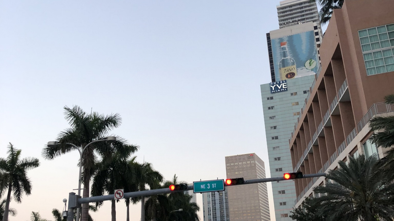 Обои Король, дорога, инфраструктура, дорожное покрытие, улица в разрешении 1280x720