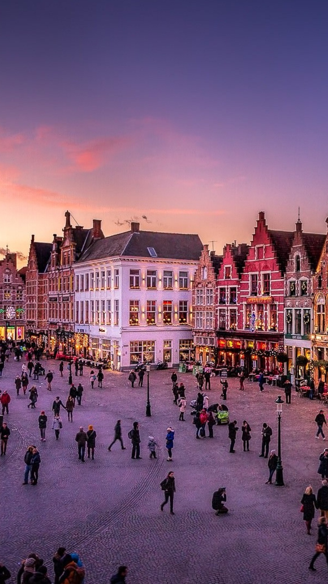 Обои город, городок, городская площадь, общественное место, ориентир в разрешении 1080x1920