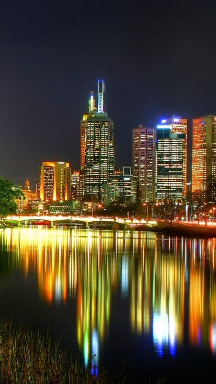 Обои город, ночь, природа, городской пейзаж, отражение в разрешении 750x1334