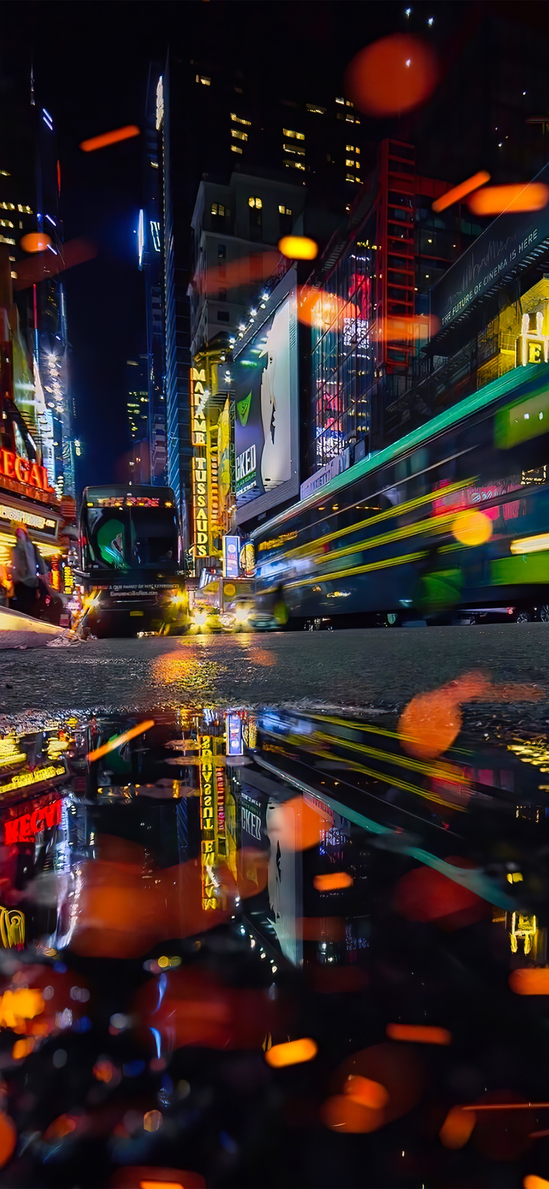 Обои городской пейзаж, здание, небоскреб, автомобильное освещение, природа в разрешении 1125x2436