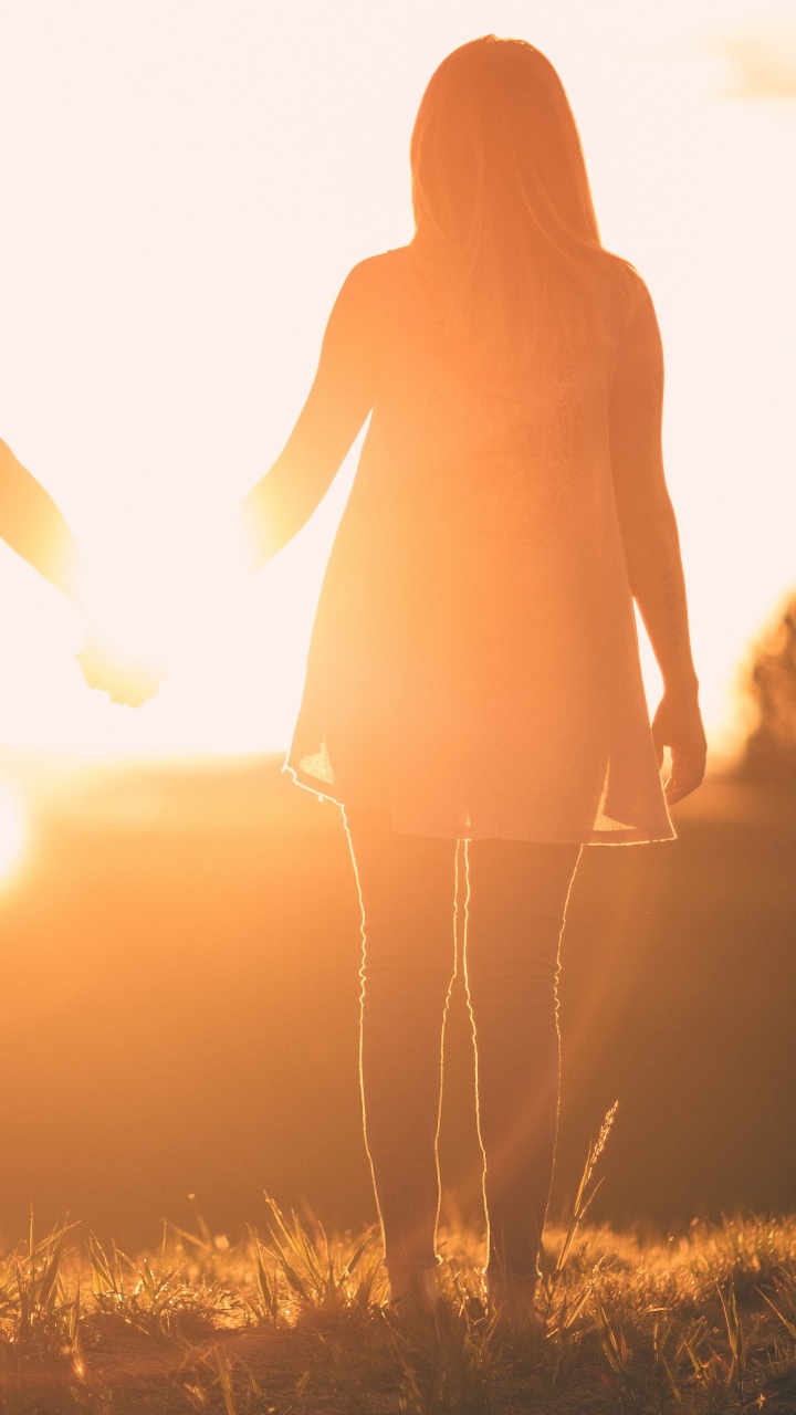 Обои держась за руки, половинка, Люди в природе, солнечный свет, дружба в разрешении 720x1280