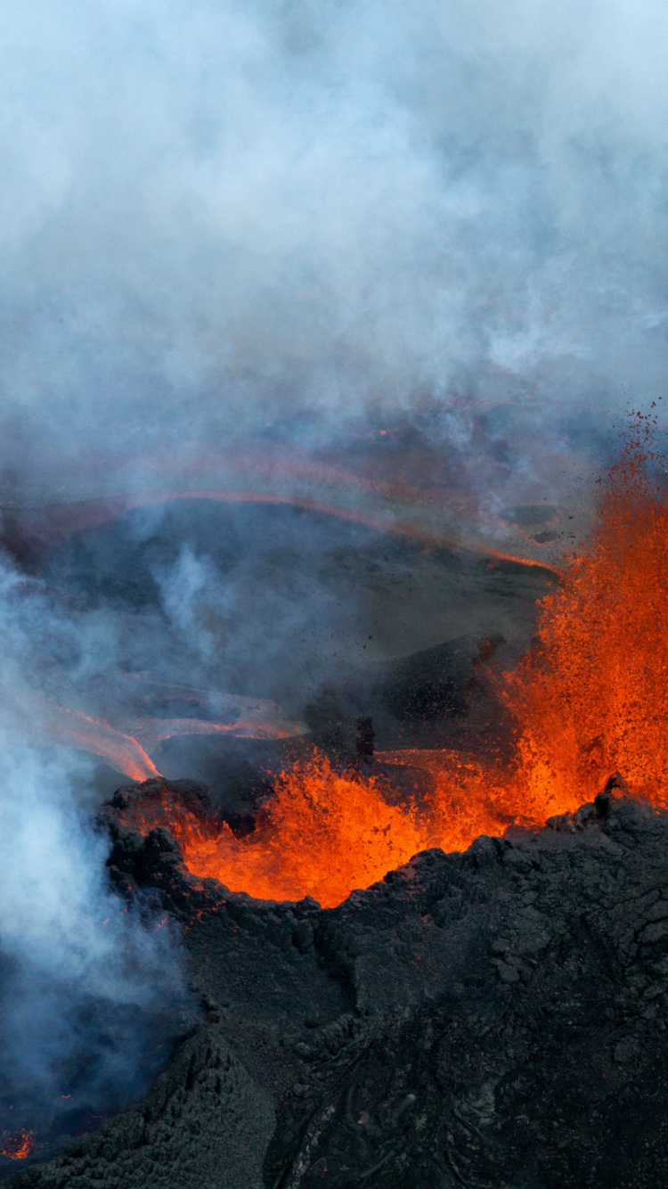 Обои вулкан, вентиляционные щели, лава, пожар, искусство в разрешении 750x1334