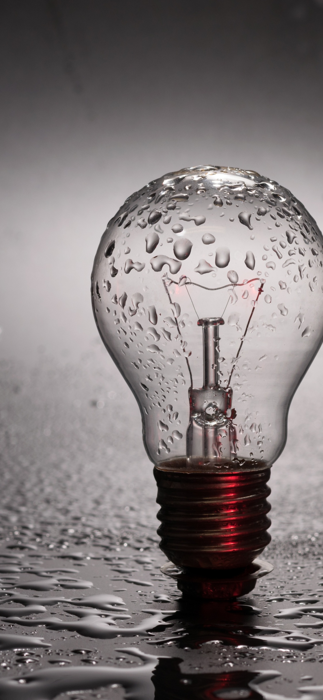 Обои электричество, вода, Лампа накаливания, свет, освещение в разрешении 1125x2436