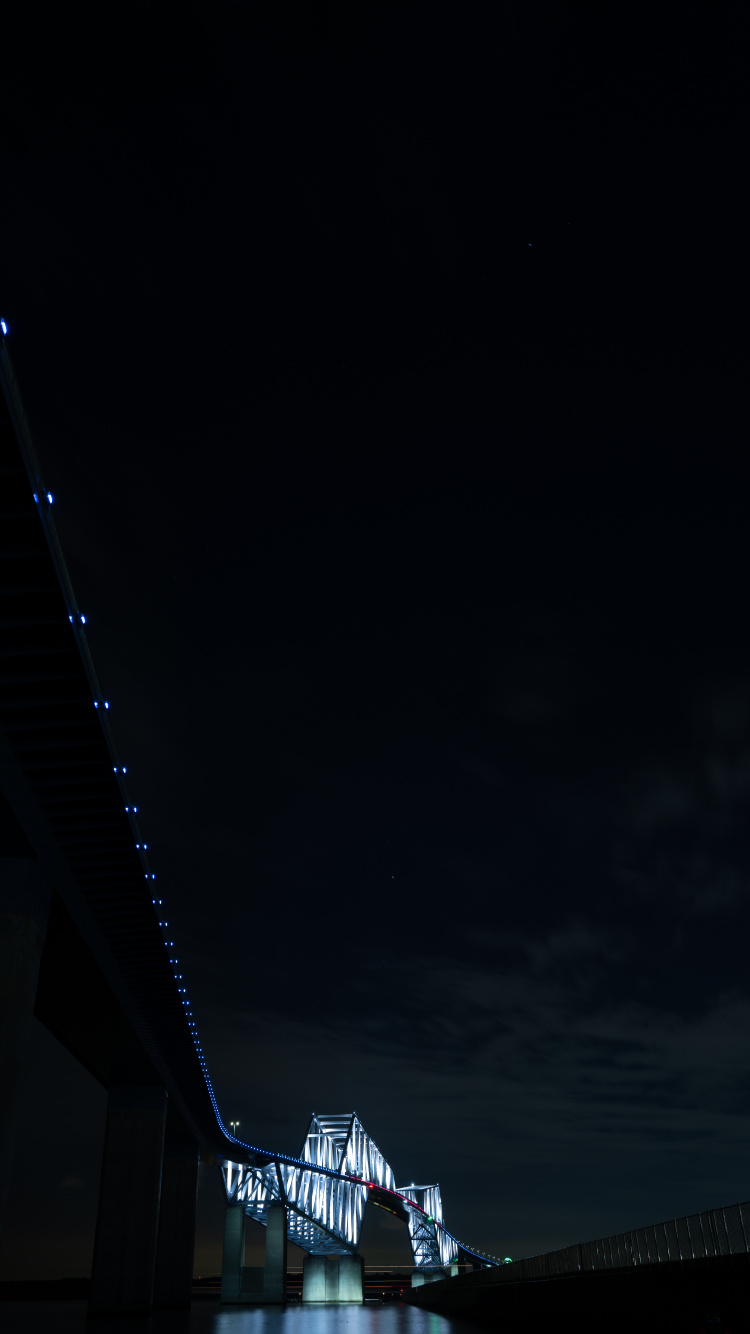 Обои свет, вода, полночь, темнота, черный в разрешении 750x1334