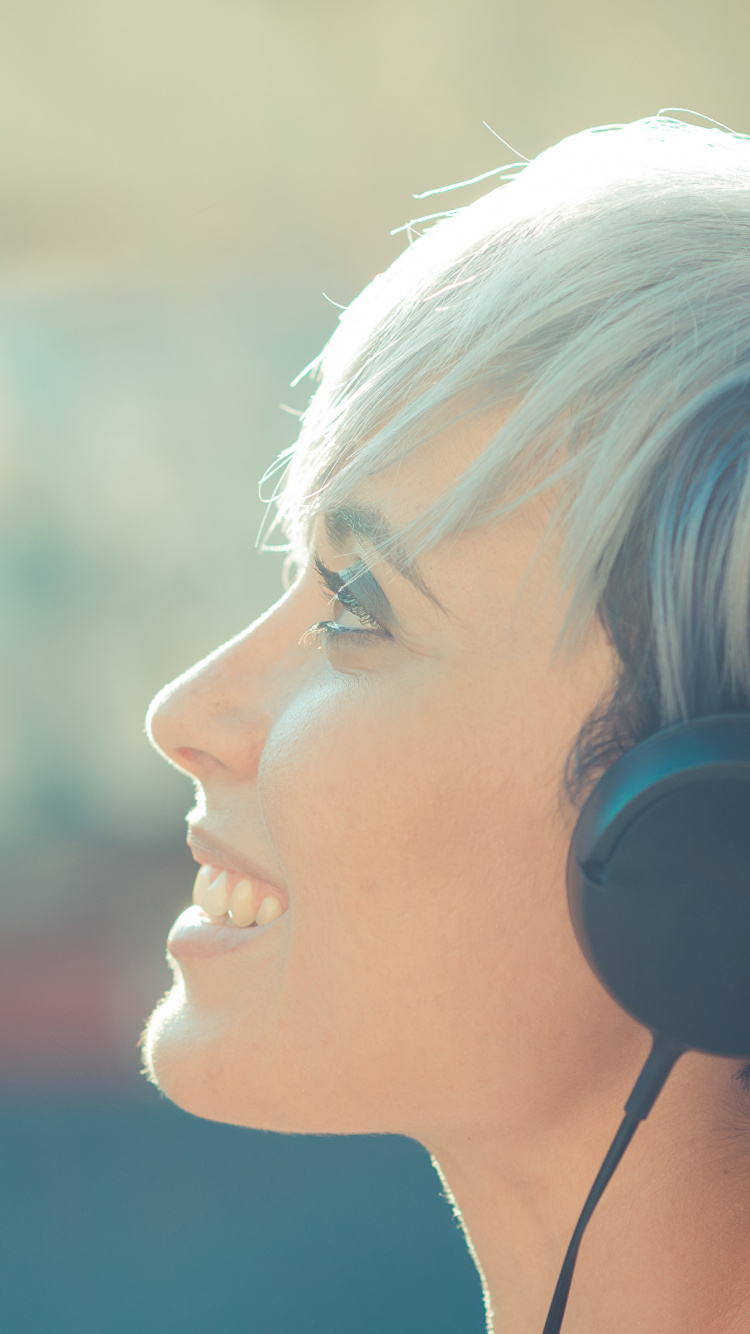 Обои волосы, лицо, синий, нос, красота в разрешении 750x1334