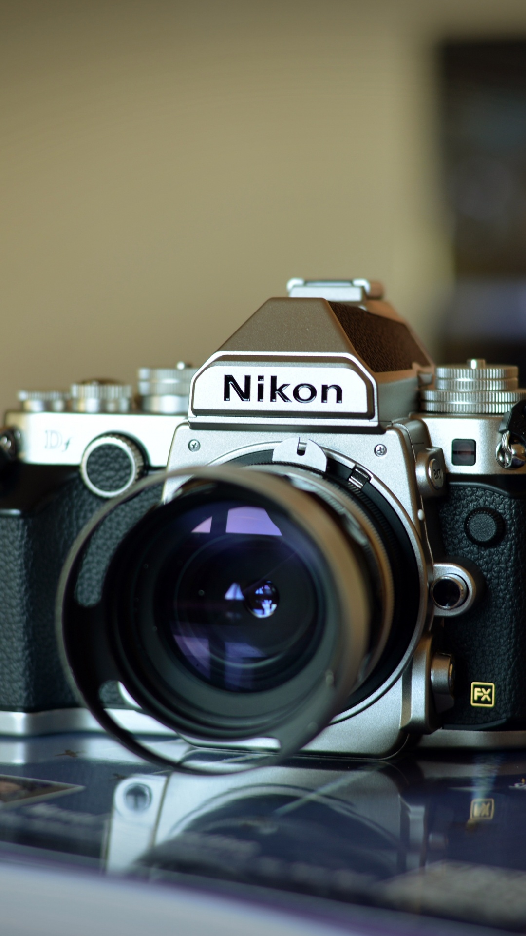 Обои Никон, камера, оптика камеры, Точка-и-снимай камеры, аксессуары для камеры в разрешении 1080x1920