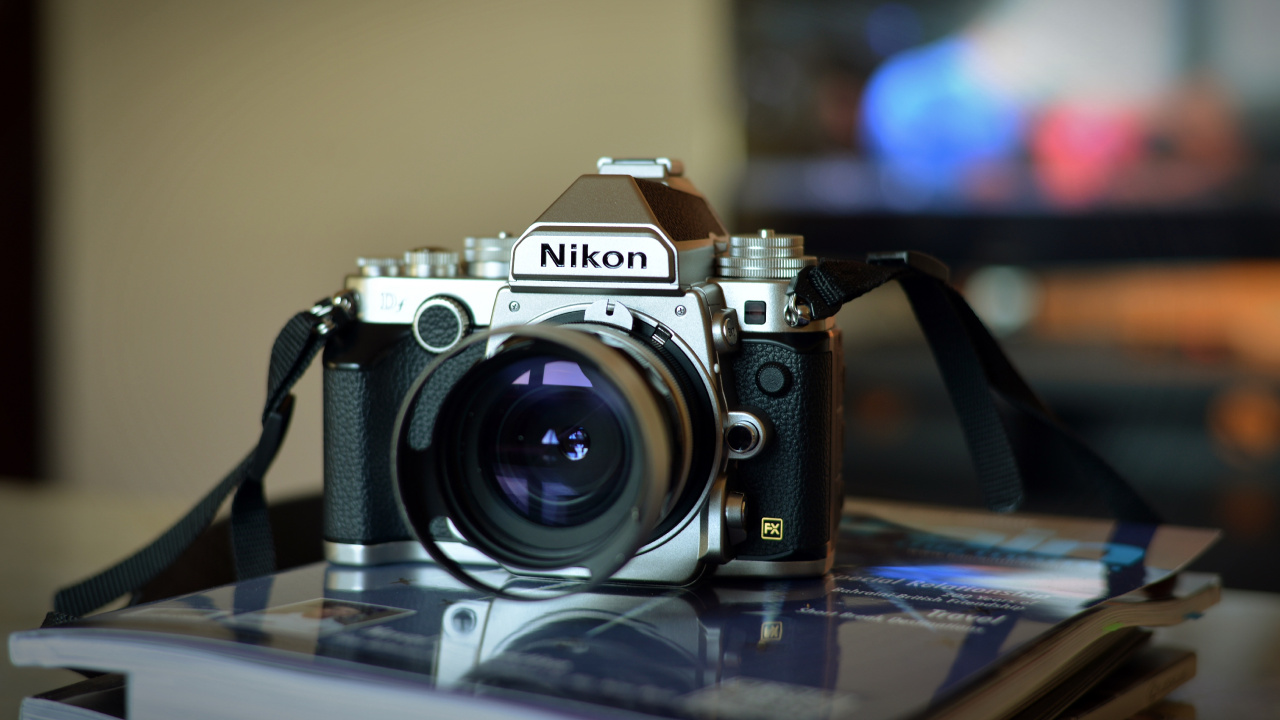Обои Никон, камера, оптика камеры, Точка-и-снимай камеры, аксессуары для камеры в разрешении 1280x720
