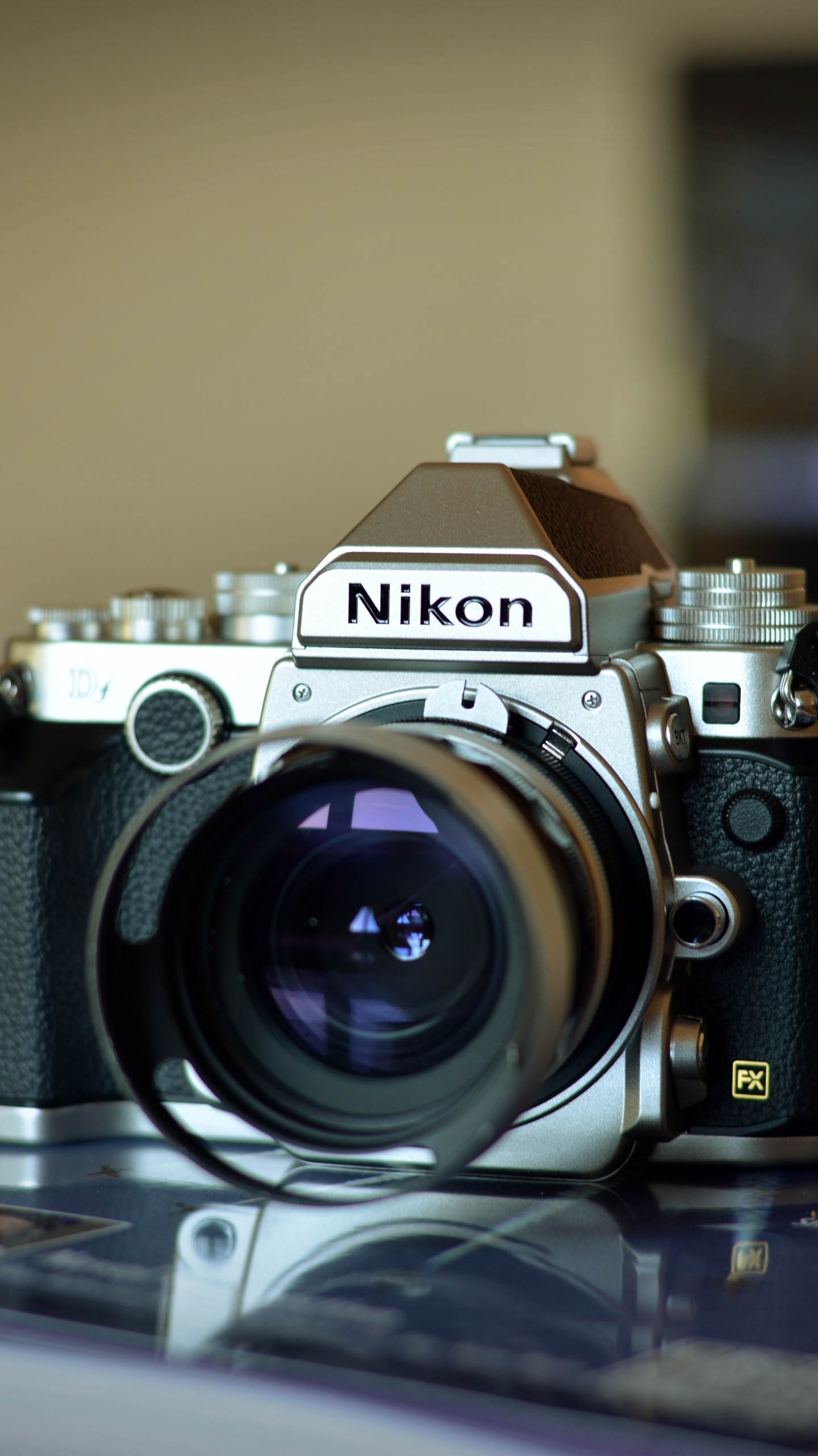Обои Никон, камера, оптика камеры, Точка-и-снимай камеры, аксессуары для камеры в разрешении 1440x2560