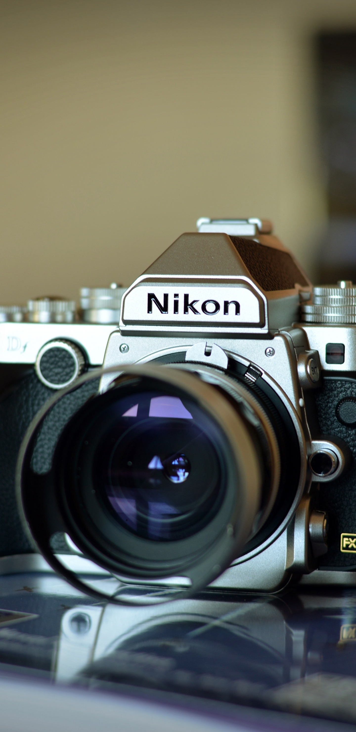 Обои Никон, камера, оптика камеры, Точка-и-снимай камеры, аксессуары для камеры в разрешении 1440x2960