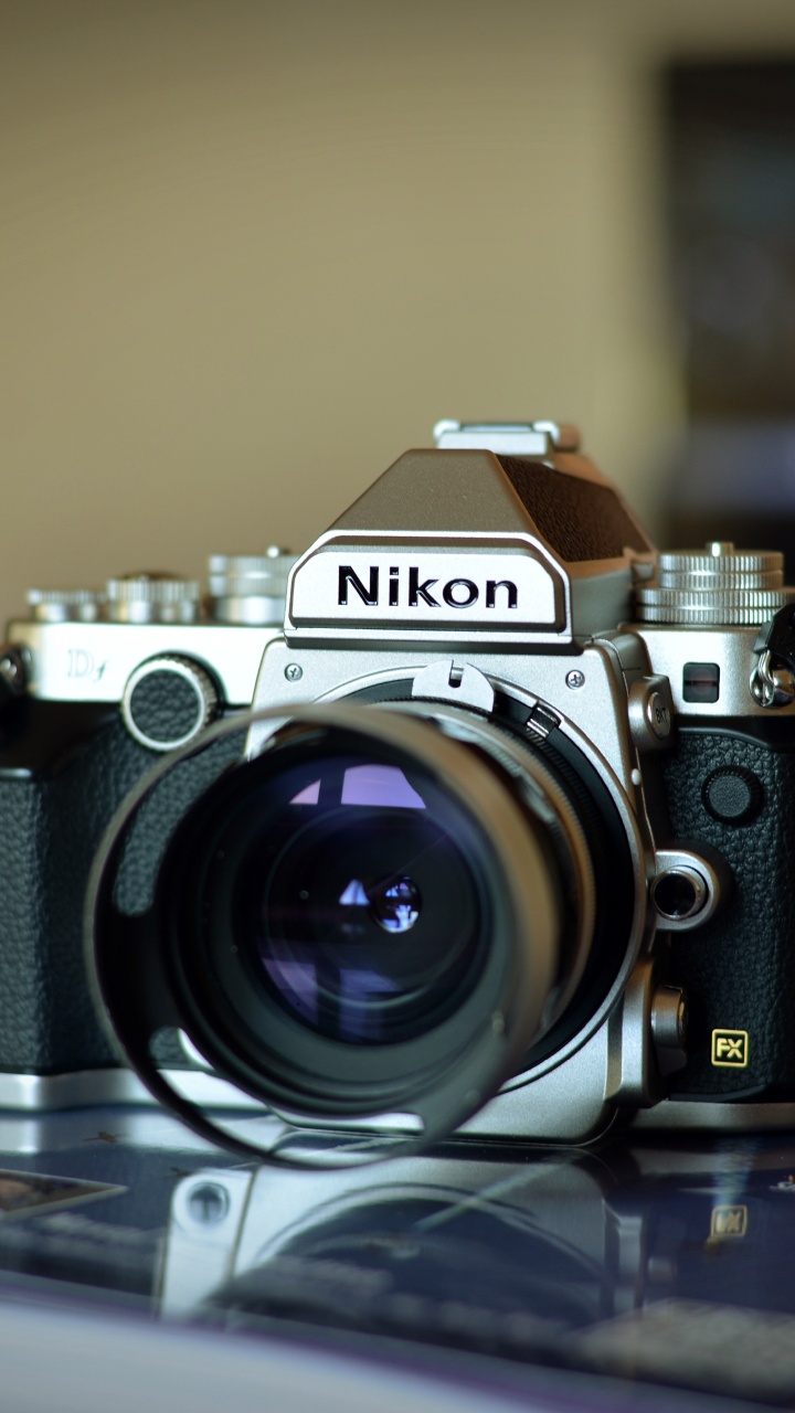 Обои Никон, камера, оптика камеры, Точка-и-снимай камеры, аксессуары для камеры в разрешении 720x1280