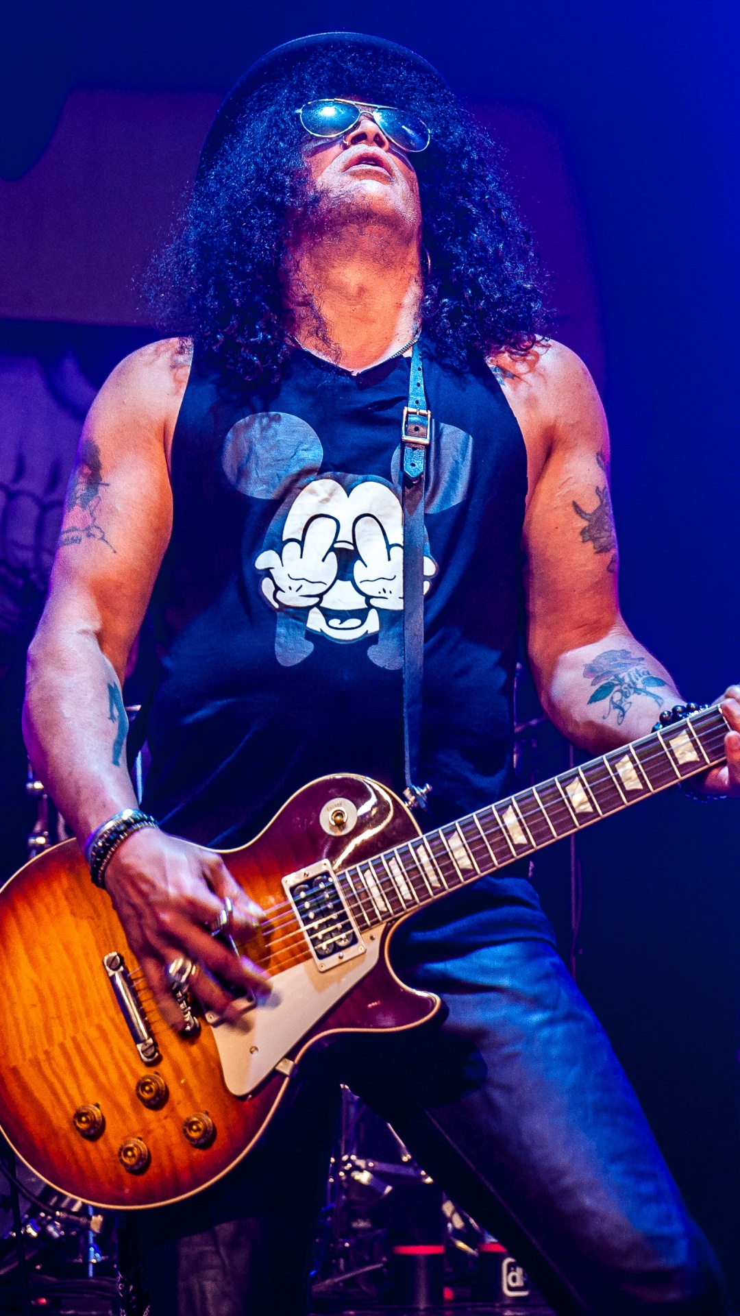 Обои этап, басгитара, рокконцерт, электрогитара, гитара в разрешении 1080x1920