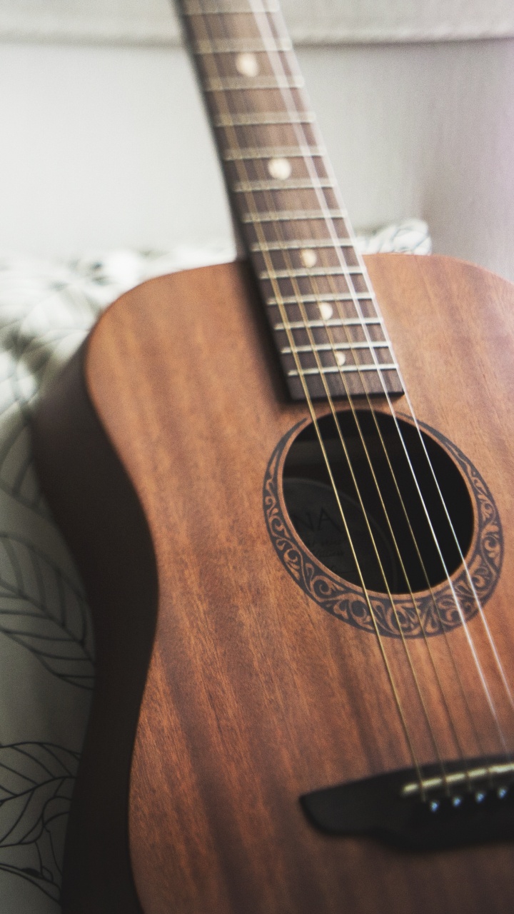 Обои гитара, акустическая гитара, классическая гитара, музыкальный инструмент, струнный инструмент в разрешении 720x1280