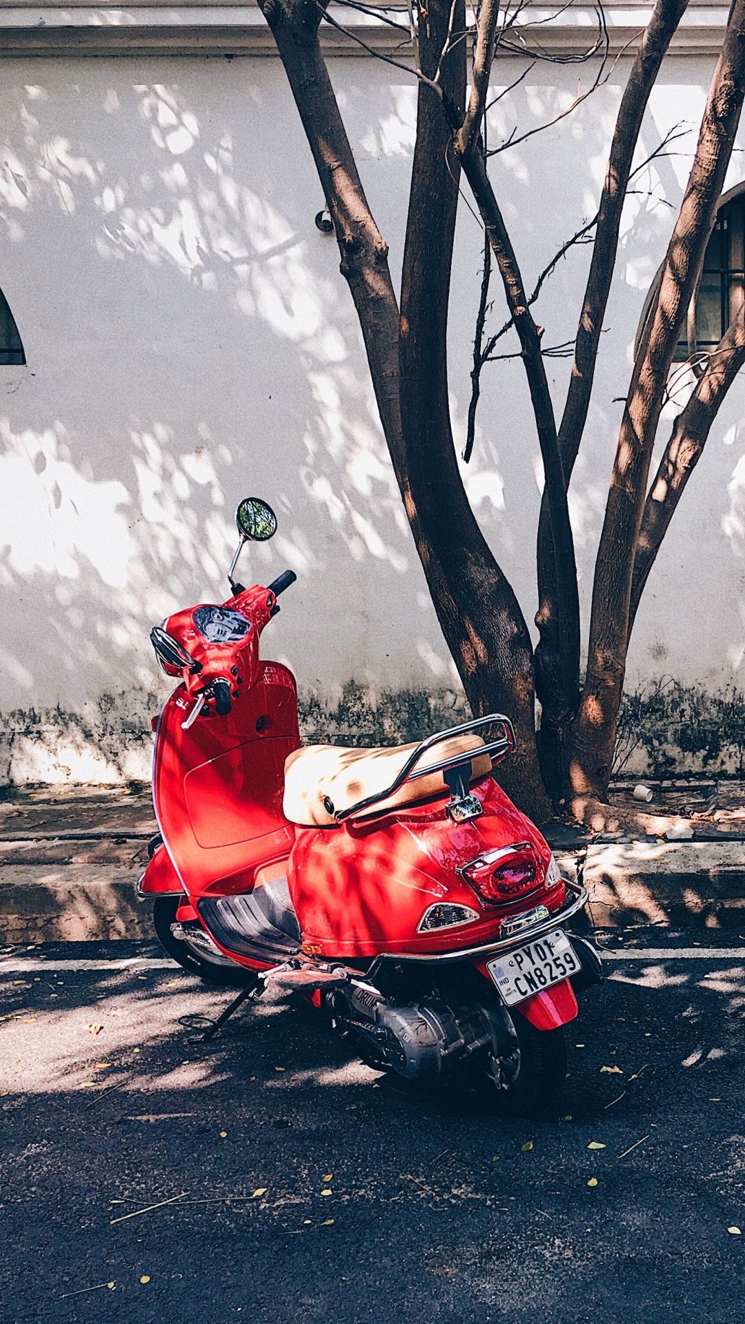Обои Скутер, мопед, мотоцикл, Веспа, красный цвет в разрешении 1080x1920