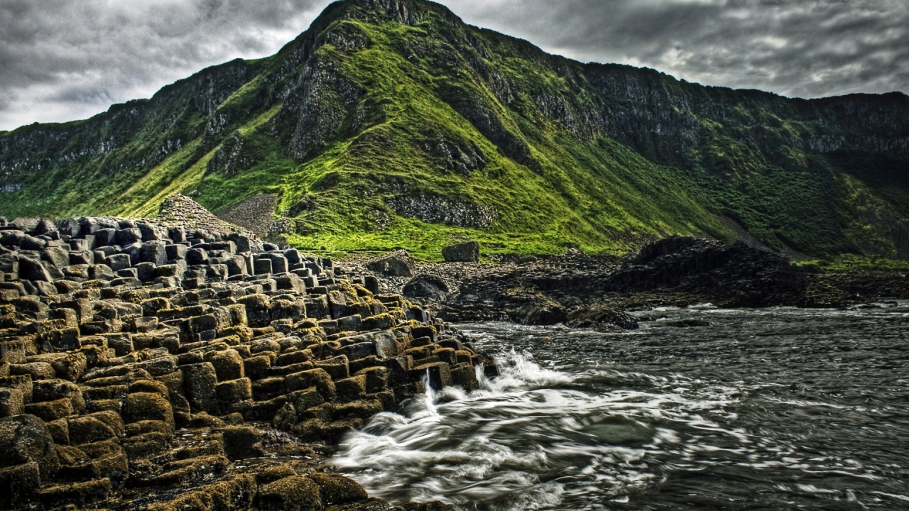 Обои рок, берег, нагорье, вода, скалы в разрешении 1280x720