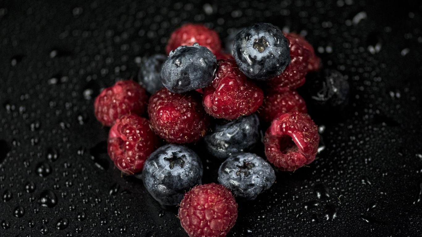 Обои Черника, ягоды, Blackberry, фрукты, Красная малина в разрешении 1366x768